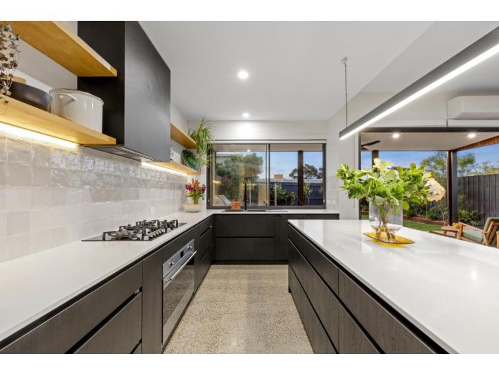 Sensational 4 Bedroom House Guest house, Ocean Grove - imaginea 6