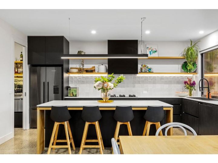 Sensational 4 Bedroom House Guest house, Ocean Grove - imaginea 1