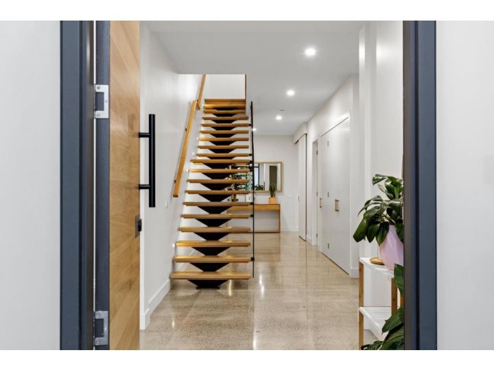 Sensational 4 Bedroom House Guest house, Ocean Grove - imaginea 8
