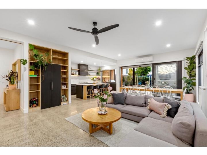 Sensational 4 Bedroom House Guest house, Ocean Grove - imaginea 2