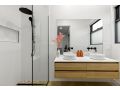 Sensational 4 Bedroom House Guest house, Ocean Grove - thumb 10