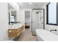 Sensational 4 Bedroom House Guest house, Ocean Grove - thumb 13