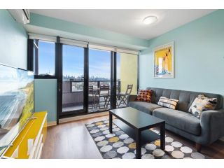 Convenient Apartment with Sensational City views Apartment, Melbourne - 1