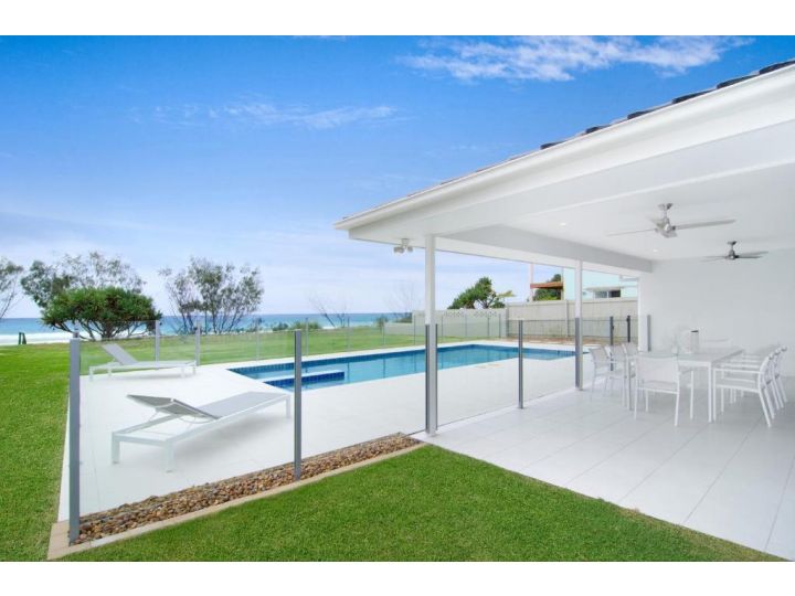 Sentosa on Tugun - Beachfront 5 Bedroom Guest house, Gold Coast - imaginea 2