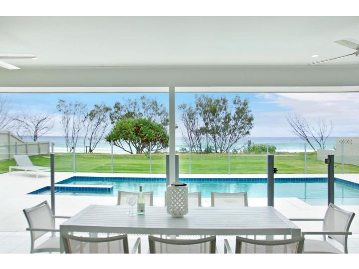 Sentosa on Tugun - Beachfront 5 Bedroom Guest house, Gold Coast - imaginea 1