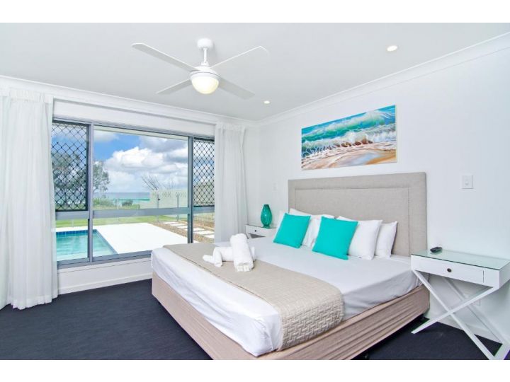 Sentosa on Tugun - Beachfront 5 Bedroom Guest house, Gold Coast - imaginea 7