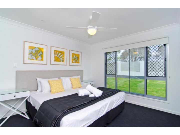 Sentosa on Tugun - Beachfront 5 Bedroom Guest house, Gold Coast - imaginea 9