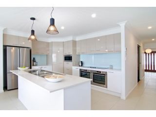 Sentosa on Tugun - Beachfront 5 Bedroom Guest house, Gold Coast - 4