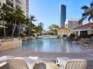 Serain Residences on Ferny Avenue Aparthotel, Gold Coast - 4