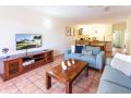Hazelwood Gardens - Pool - Free parking Apartment, Cannonvale - thumb 10