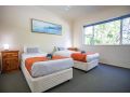 Hazelwood Gardens - Pool - Free parking Apartment, Cannonvale - thumb 7