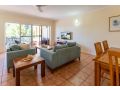 Hazelwood Gardens - Pool - Free parking Apartment, Cannonvale - thumb 16