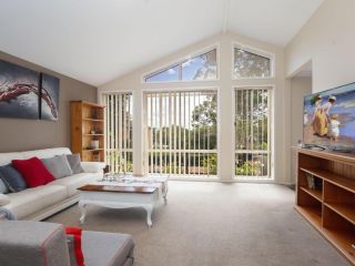 Serenity', 7 Mulloway Place - Peaceful house with air con Netflix & WIFI Guest house, Nelson Bay - 2