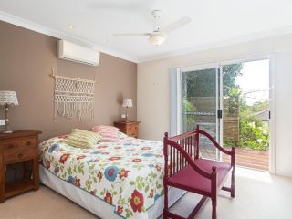 Serenity', 7 Mulloway Place - Peaceful house with air con Netflix & WIFI Guest house, Nelson Bay - 5
