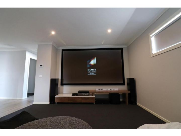 Serenity on Currawong - Billiards, Home Theatre, WiFi, Linen, 4 bdrms Guest house, Cowes - imaginea 3