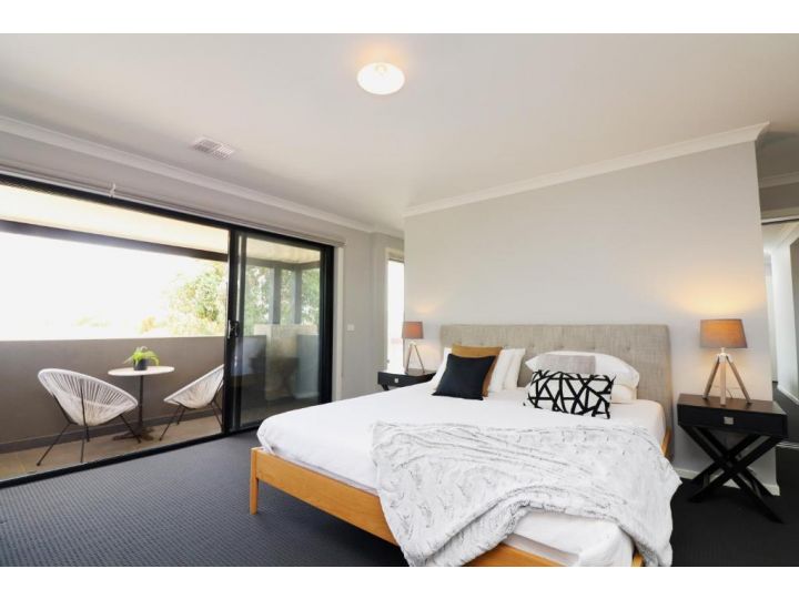 Serenity on Currawong - Billiards, Home Theatre, WiFi, Linen, 4 bdrms Guest house, Cowes - imaginea 4