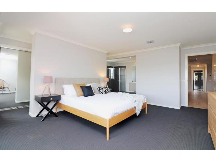 Serenity on Currawong - Billiards, Home Theatre, WiFi, Linen, 4 bdrms Guest house, Cowes - imaginea 19