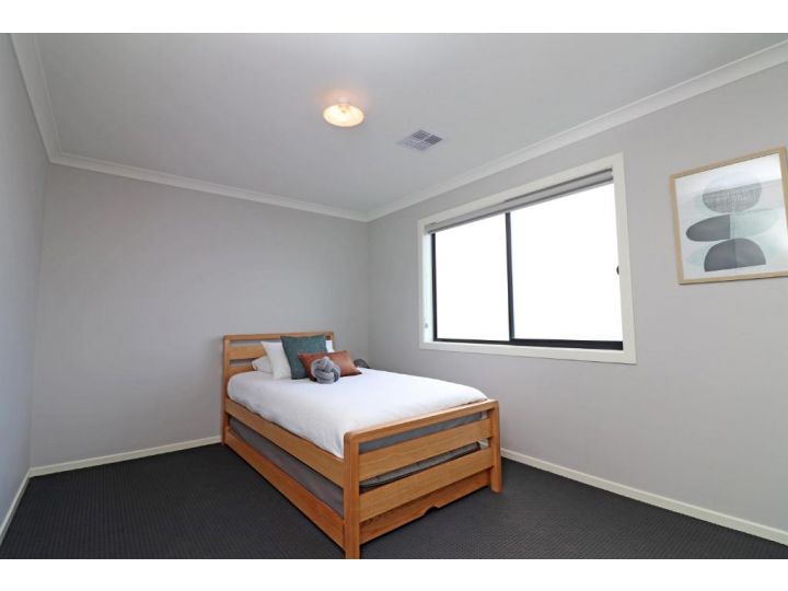Serenity on Currawong - Billiards, Home Theatre, WiFi, Linen, 4 bdrms Guest house, Cowes - imaginea 15