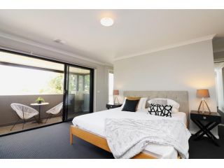 Serenity on Currawong - Billiards, Home Theatre, WiFi, Linen, 4 bdrms Guest house, Cowes - 4