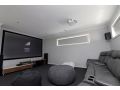 Serenity on Currawong - Billiards, Home Theatre, WiFi, Linen, 4 bdrms Guest house, Cowes - thumb 18