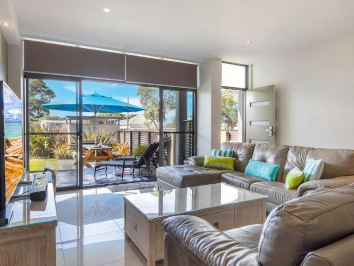 Serenity Shores (by Jervis Bay Rentals) Apartment, Huskisson - imaginea 1