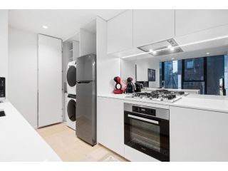Sharp Modern Melbourne Square Apartment Apartment, Melbourne - 5