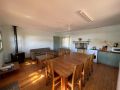 Shearers Quarters - The Dutchmans Stern Conservation Park Guest house, Quorn - thumb 4