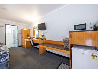 Shearing Shed Motor Inn Hotel, Dubbo - 4