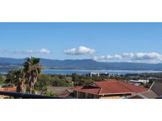 Shellharbour. Ocean, lake and mountain view Guest house, Shellharbour - 4