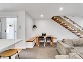Sherbourne Retreat in Newtown Apartment, Geelong - 5