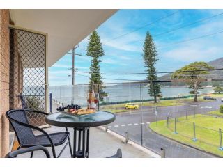 5 'SHOAL TOWERS', 11 SHOAL BAY RD - FANTASTIC LOCATION WITH WATER VIEWS Apartment, Shoal Bay - 2