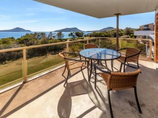 Shoal Haven 4 28 Voyager Cl Waterfront Unit with views Guest house, Nelson Bay - 1