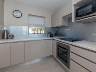 Shoal Haven 4 28 Voyager Cl Waterfront Unit with views Guest house, Nelson Bay - 5