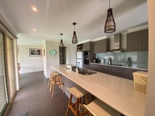 SHORE TO IMPRESS Wifi Included Guest house, Inverloch - 3