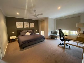 SHORE TO IMPRESS Wifi Included Guest house, Inverloch - 1