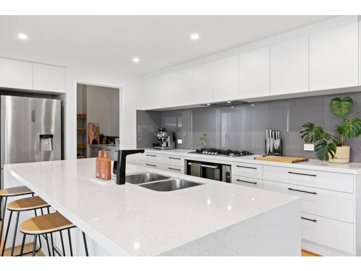 Shorebreak - modern & spacious in Ocean Grove Guest house, Ocean Grove - imaginea 3