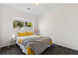 Shorebreak - modern & spacious in Ocean Grove Guest house, Ocean Grove - 5