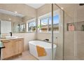 Shorebreak - modern & spacious in Ocean Grove Guest house, Ocean Grove - thumb 1