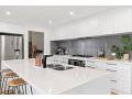 Shorebreak - modern & spacious in Ocean Grove Guest house, Ocean Grove - thumb 3