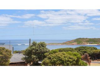 Shorelands - Iconic Renovated Home 5min Walk to Beach and Surf in Gracetown Guest house, Gracetown - 3