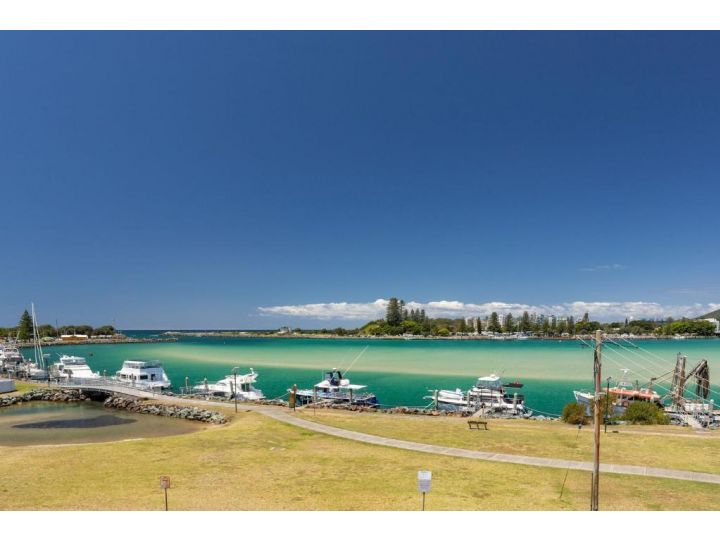 Shoreline 7 with 180 degree water views Apartment, Tuncurry - imaginea 11