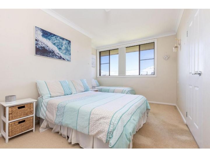 Shoreline 7 with 180 degree water views Apartment, Tuncurry - imaginea 7