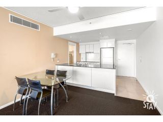 Sierra Grand Broadbeach 2 Bedroom Apartments - QSTAY Apartment, Gold Coast - 4