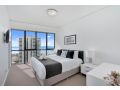 Sierra Grand Broadbeach - GCLR Apartment, Gold Coast - thumb 9