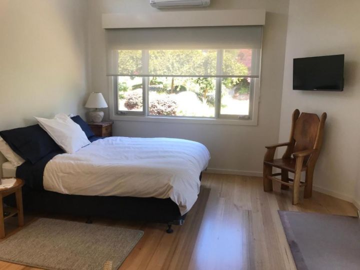 SIGNAL BOX Short Stay Bed and breakfast, Victoria - imaginea 6