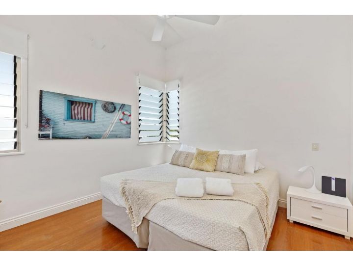 Silver on Sunrise Spacious Townhouse with Ocean Views Private Use Pool 3 bed 3 Bath Guest house, Sunrise Beach - imaginea 12