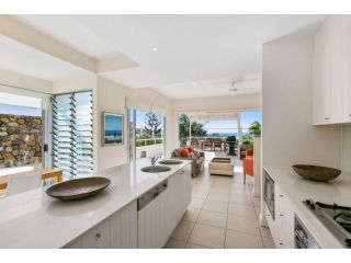 Silver on Sunrise Spacious Townhouse with Ocean Views Private Use Pool 3 bed 3 Bath Guest house, Sunrise Beach - 5
