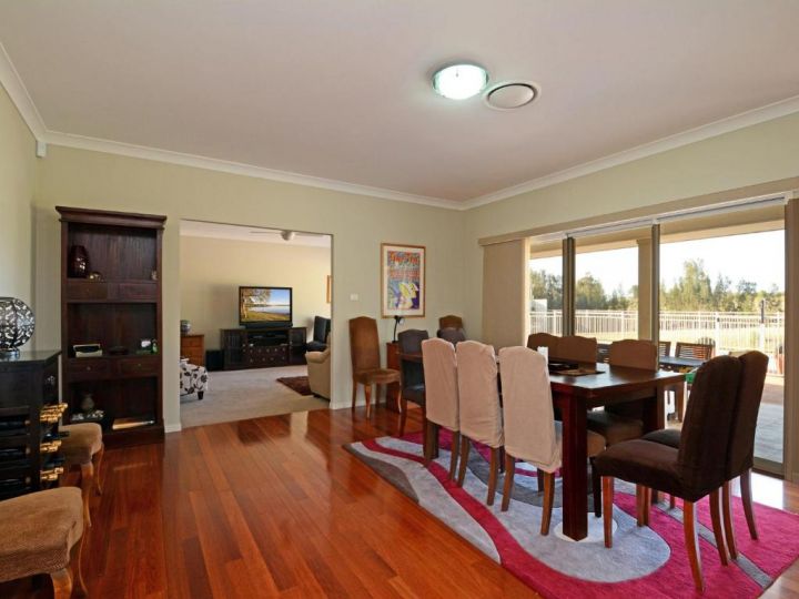 Silver Springs 6br Luxury Homestead with Wifi, Pool. Fireplace, Views, Olives and Space Guest house, Rothbury - imaginea 9