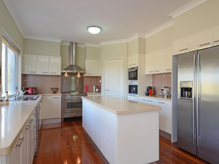 Silver Springs 6br Luxury Homestead with Wifi, Pool. Fireplace, Views, Olives and Space Guest house, Rothbury - imaginea 7