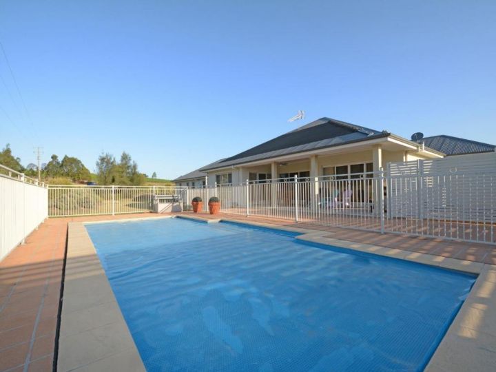Silver Springs 6br Luxury Homestead with Wifi, Pool. Fireplace, Views, Olives and Space Guest house, Rothbury - imaginea 2